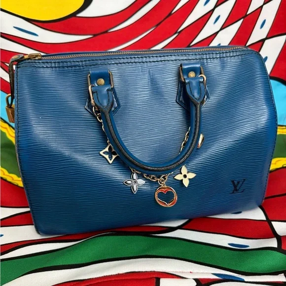 Authentic Louis Vuitton Speedy 25 – Blue Épi Leather – Vintage Classic - Picture 5 of 17